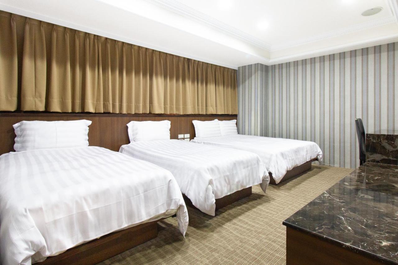 Baron'S Hot Spring Hotel Jiaoxi Luaran gambar